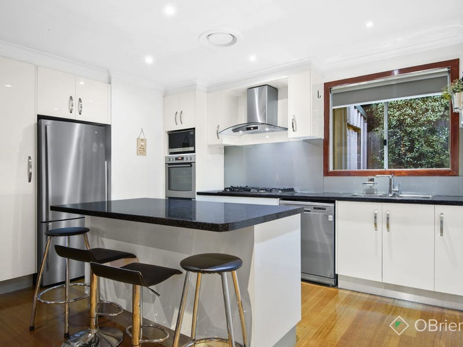 15 Tunley Close, Endeavour Hills, VIC 3802, Endeavour Hills - Thumbnail 2