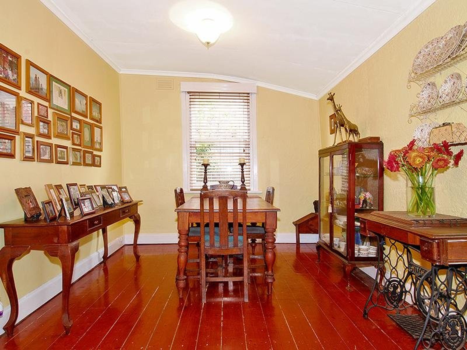 17 Westbourne Road, Kensington - Thumbnail 2