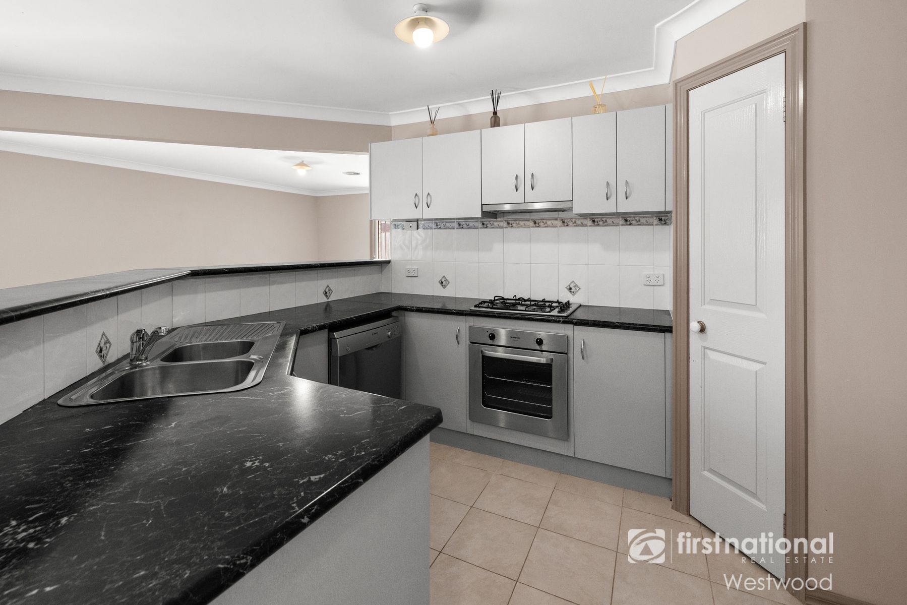 10 Blossom Lane, Werribee VIC 3030, Werribee - Thumbnail 5
