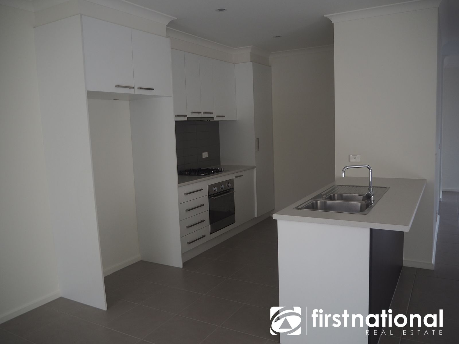 4/23 Atlantic Drive, Pakenham VIC 3810, Pakenham - Thumbnail 2
