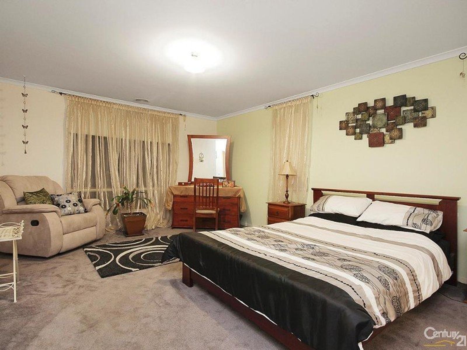 7 Bradford Drive, Cranbourne East - Thumbnail 5
