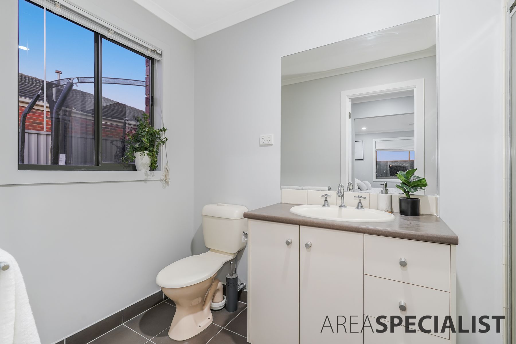 74 Scotsdale Drive, Cranbourne East, VIC 3977, Cranbourne East - Thumbnail 5