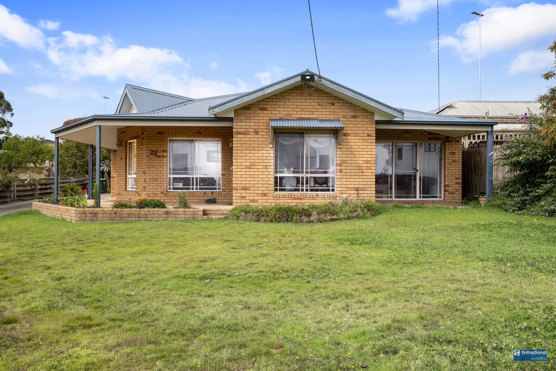 27 South Railway Crescent, Korumburra VIC 3950, Korumburra - Thumbnail 2