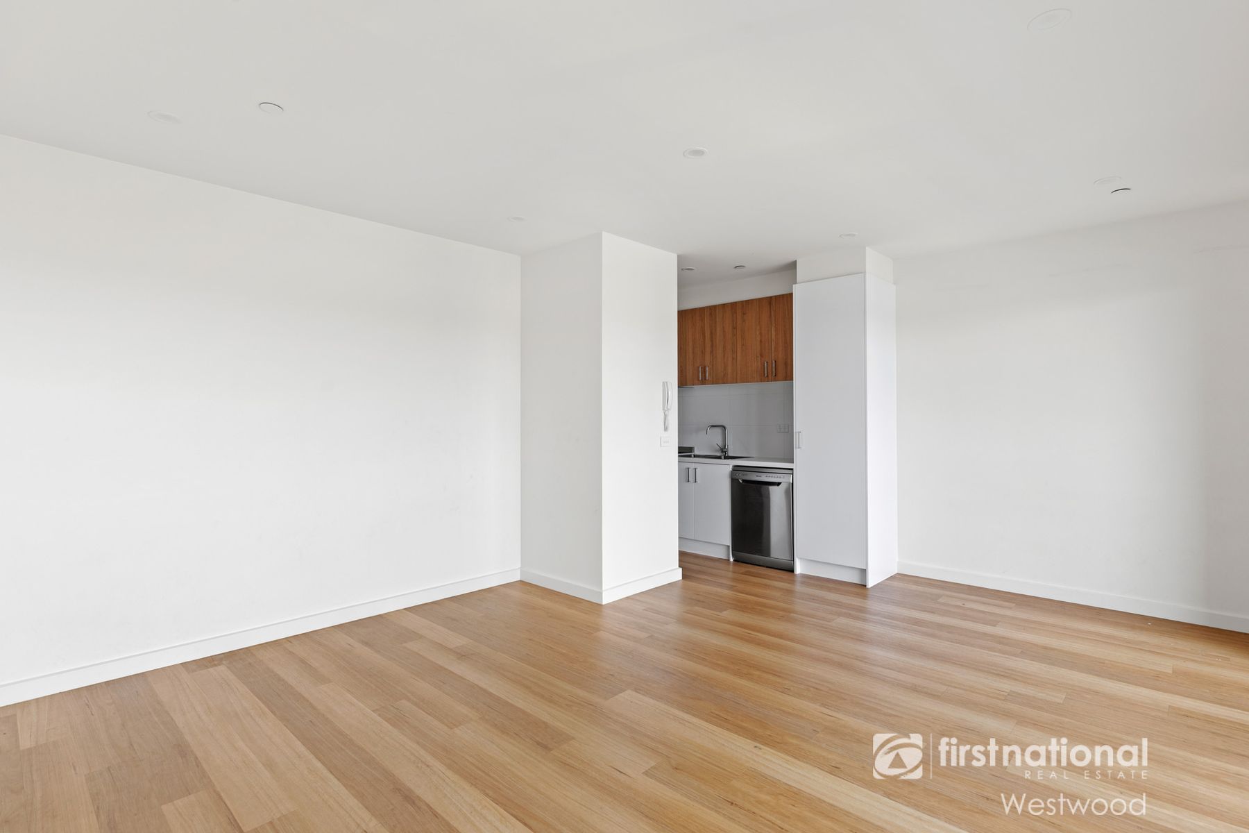 101/26 Salisbury Street, Werribee VIC 3030, Werribee - Thumbnail 2