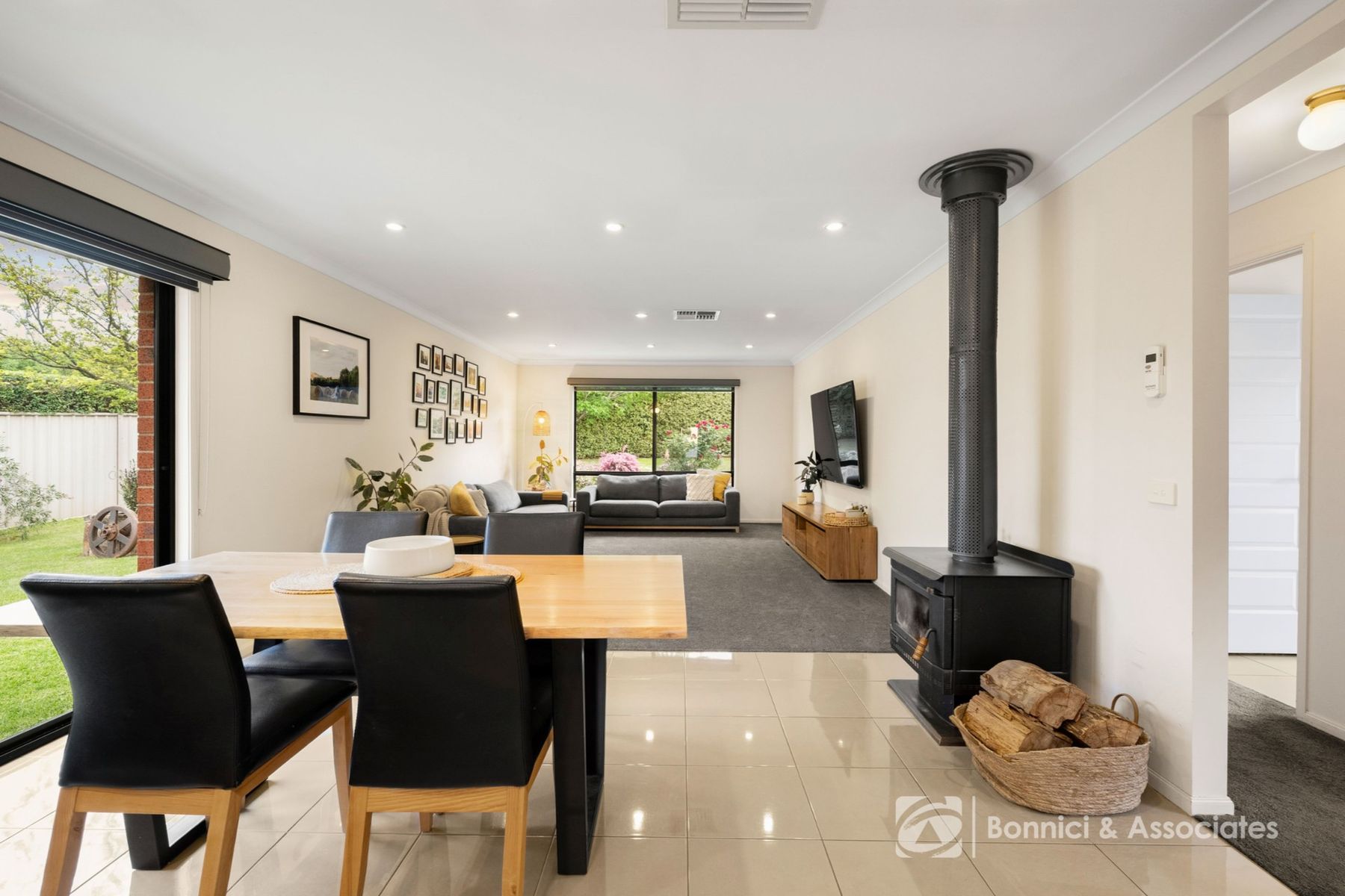 9 Hayes Drive, Beechworth VIC 3747, Beechworth - Thumbnail 2