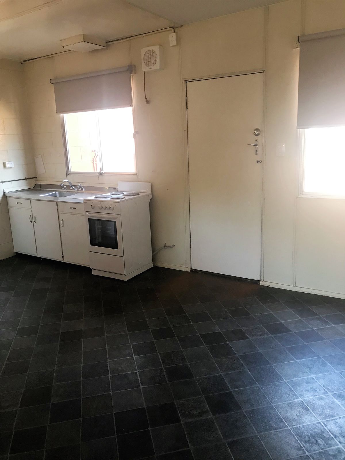 5/5 Doolette Street, Kambalda East WA 6442, Kambalda East - Thumbnail 3