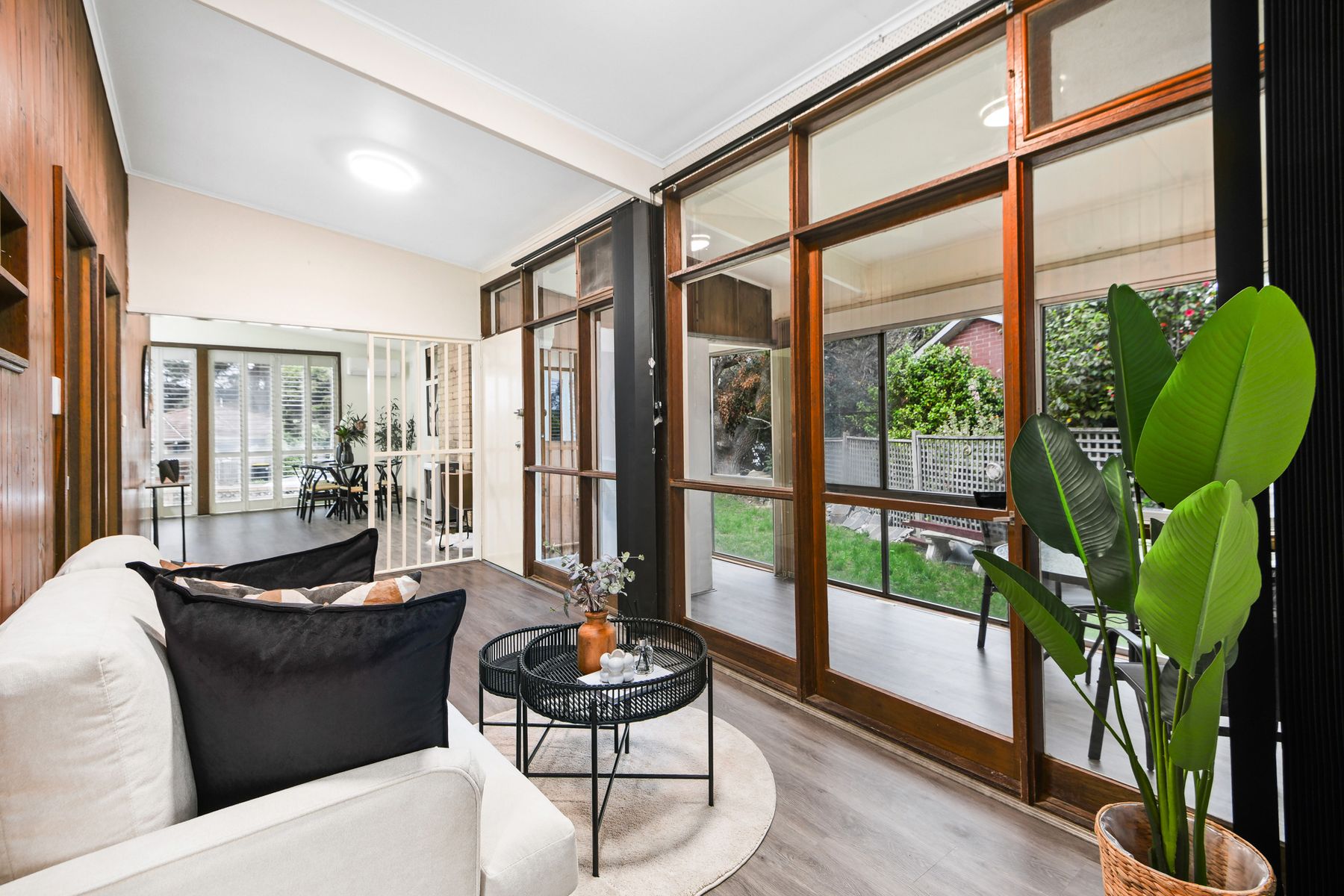 2 Phillip Avenue, Springvale, Springvale - Thumbnail 2