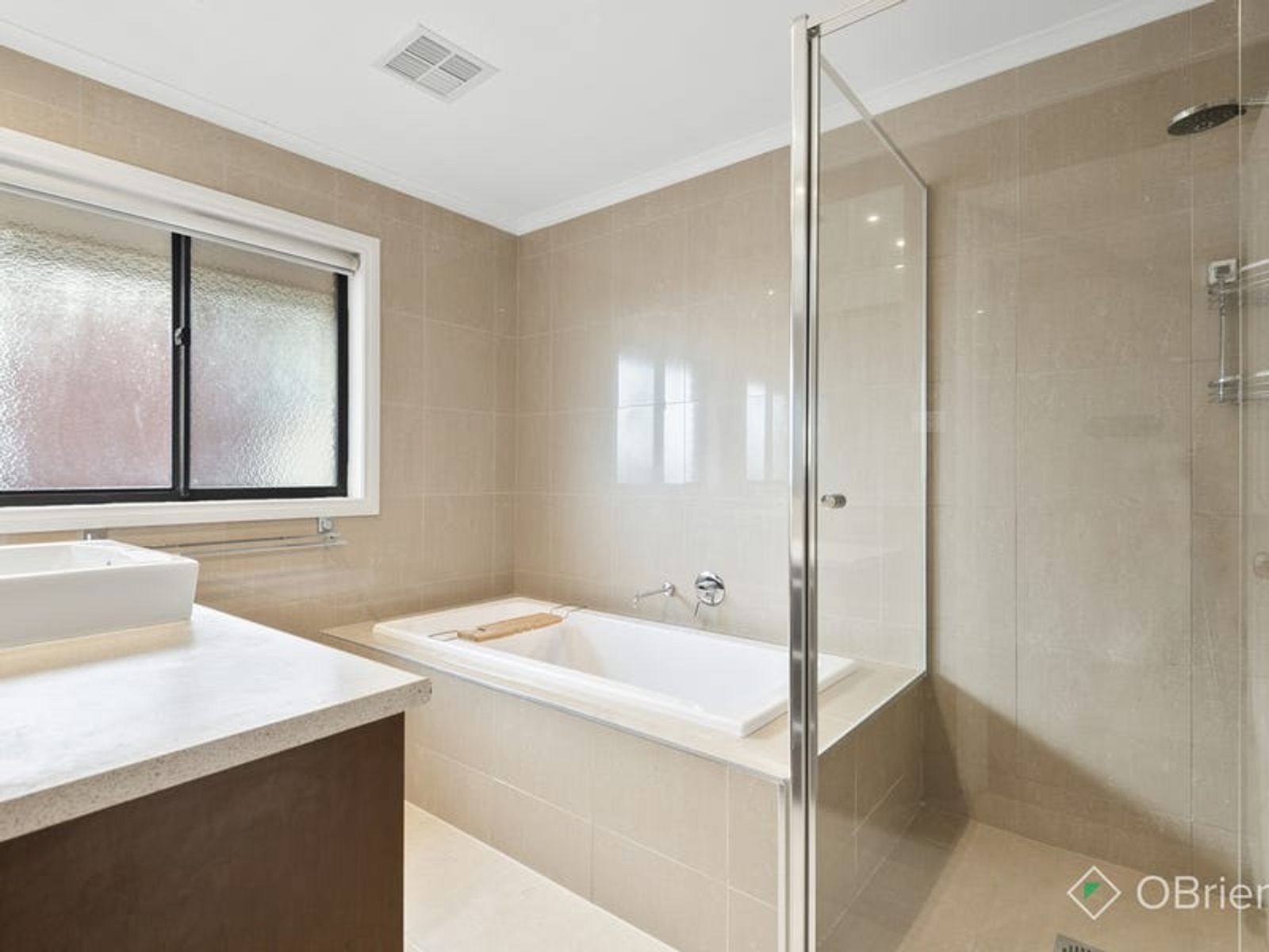 27 Hanna Drive, Endeavour Hills, VIC 3802, Endeavour Hills - Thumbnail 8