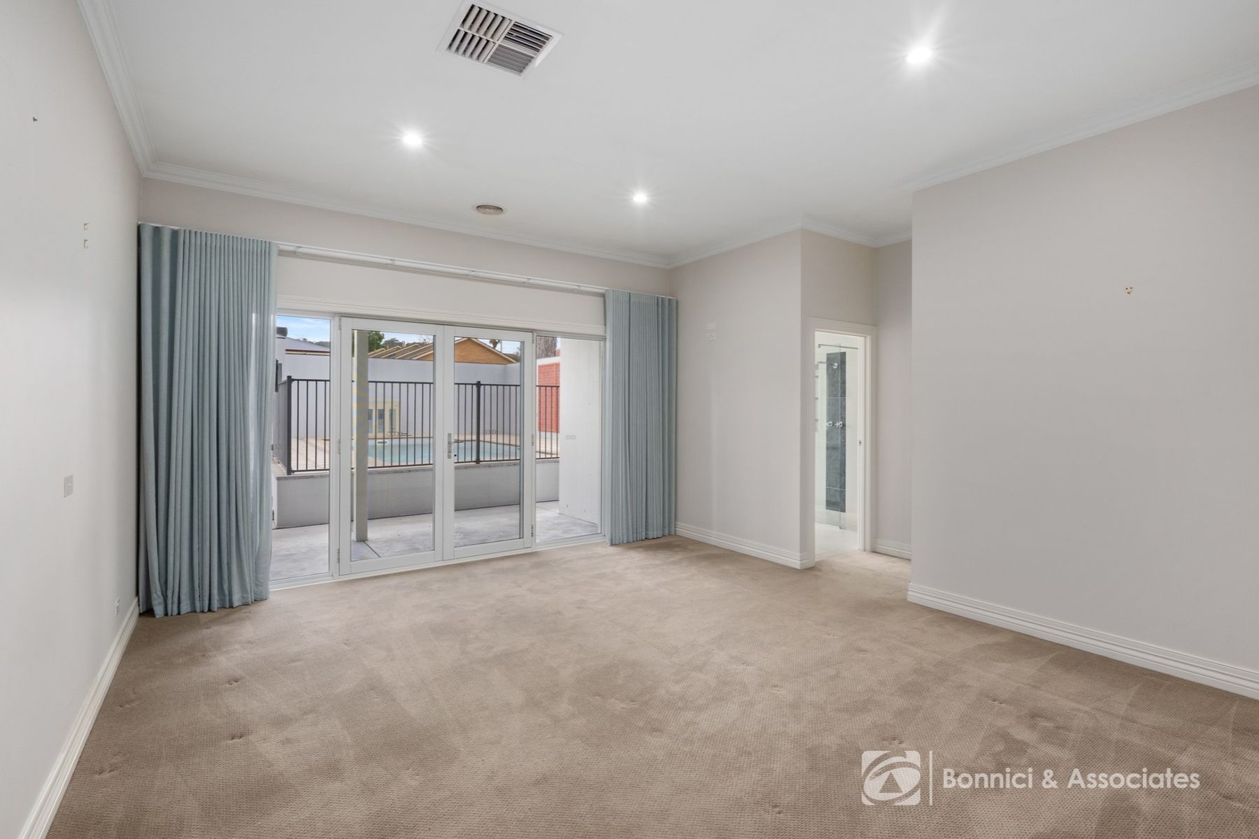 548 Hanel Street, East Albury NSW 2640, East Albury - Thumbnail 2