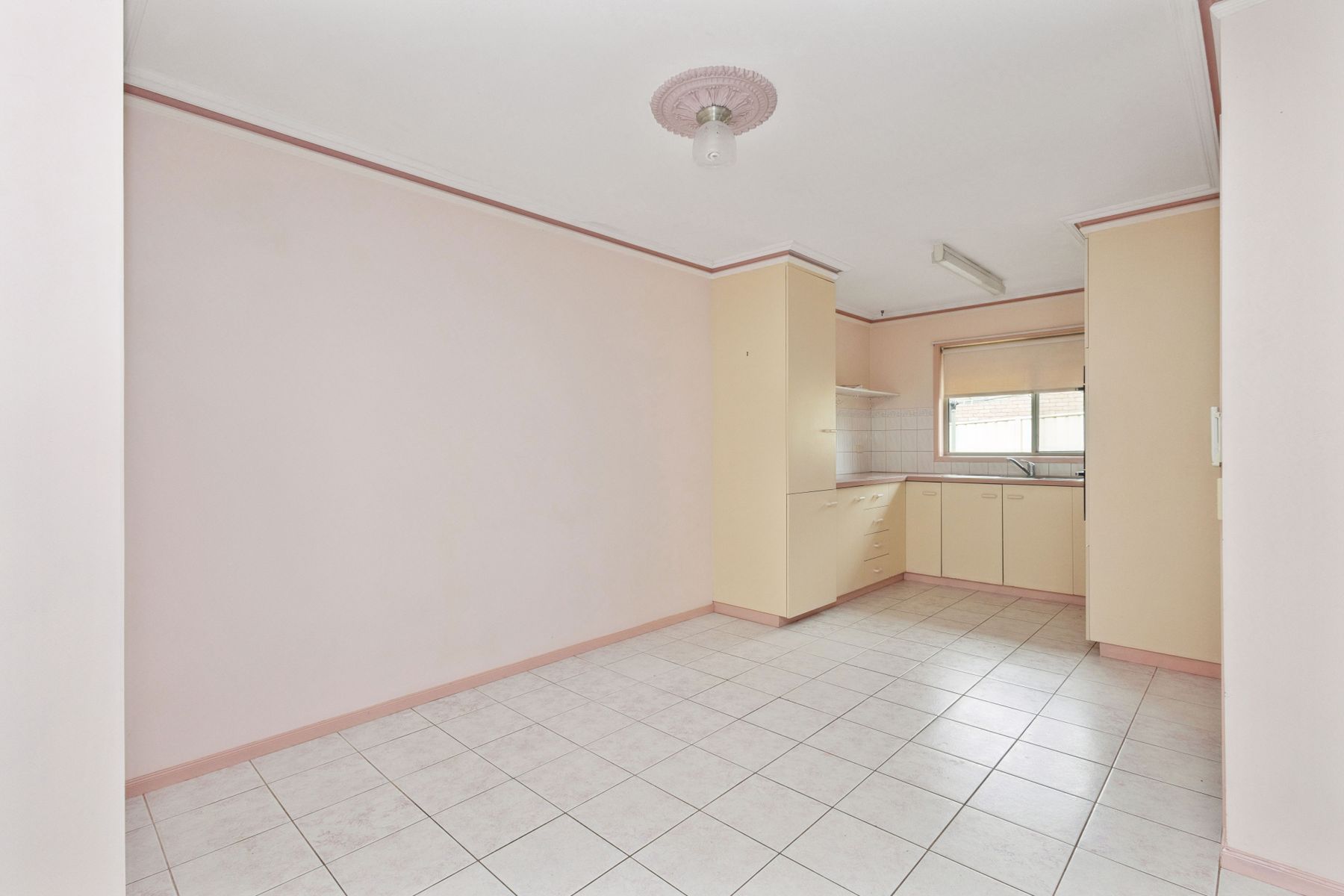 2/13 Locliff Avenue, Strathdale VIC 3550, Strathdale - Thumbnail 4