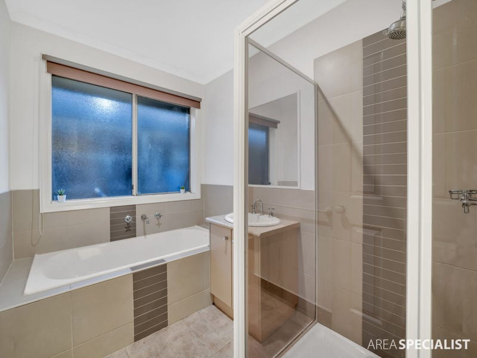 27 Robusta Avenue, Cranbourne, VIC 3977, Cranbourne - Thumbnail 6