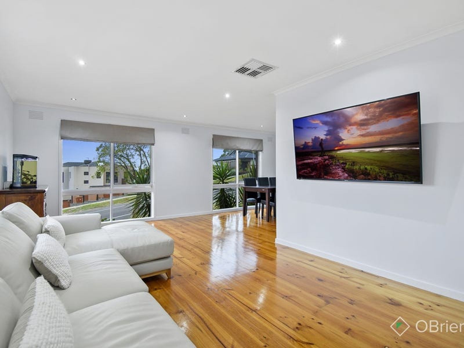 70 William Hovell Drive, Endeavour Hills, VIC 3802, Endeavour Hills - Thumbnail 2