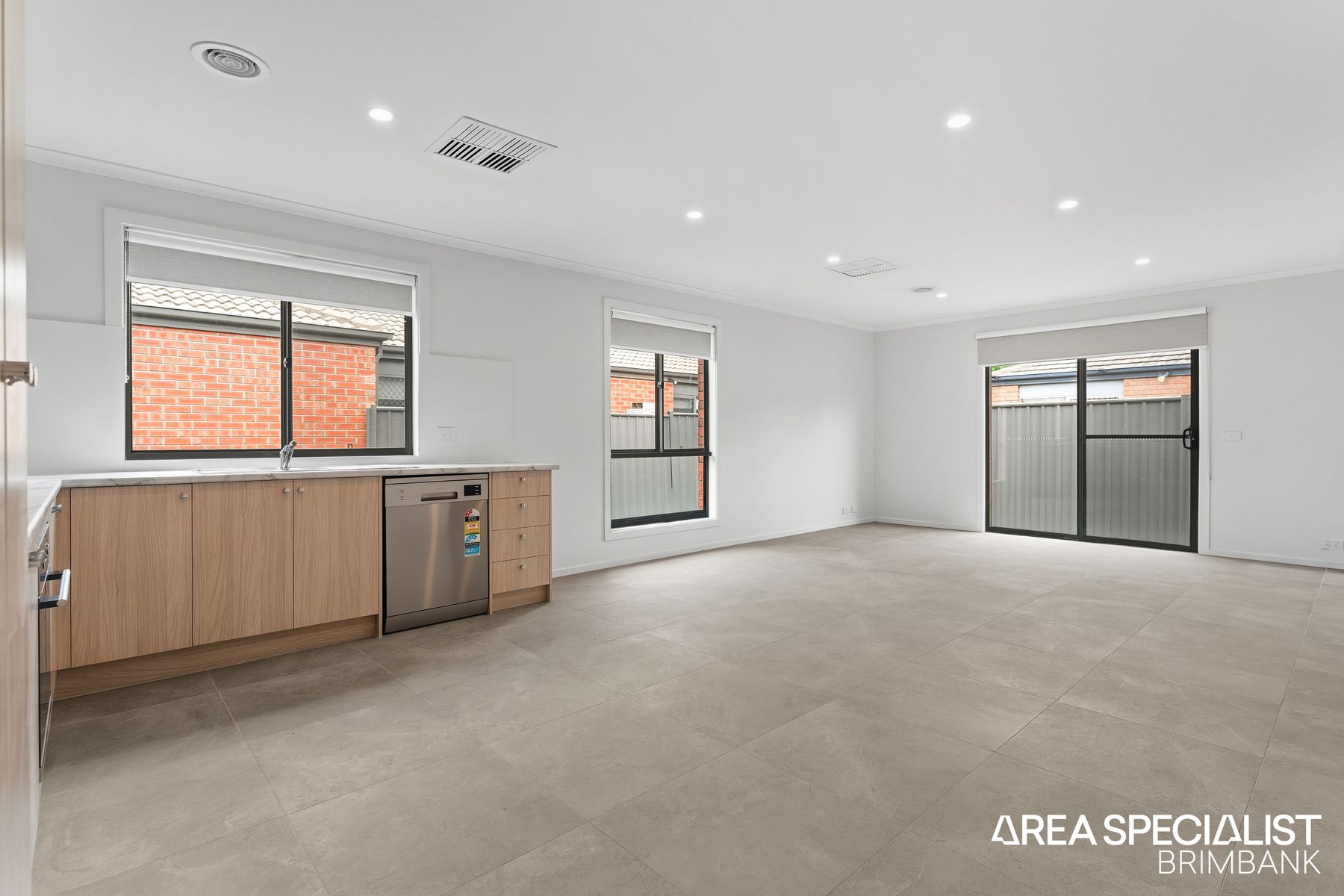 19 Edmondshaw Drive, Deer Park, VIC 3023, Deer Park - Thumbnail 3