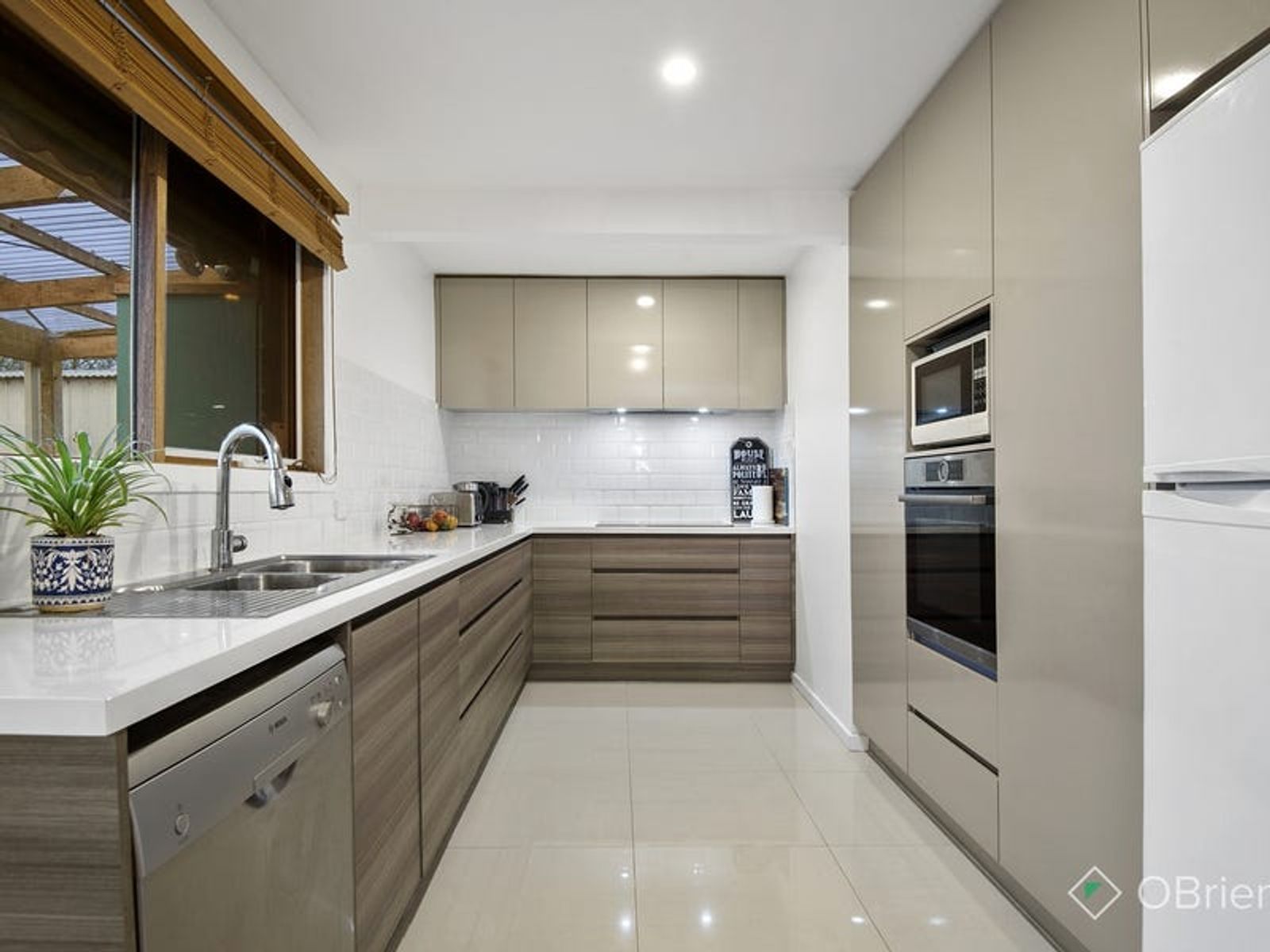 69 Aldridge Street, Endeavour Hills, VIC 3802, Endeavour Hills - Thumbnail 3
