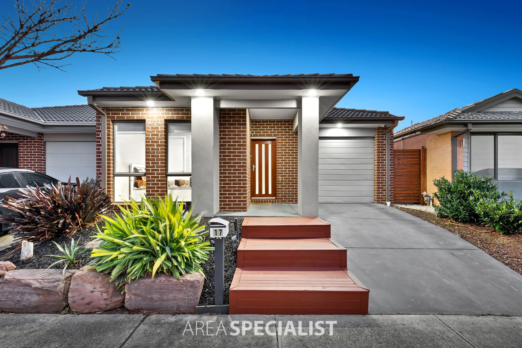 17 Trainers Way, Clyde North, VIC 3978