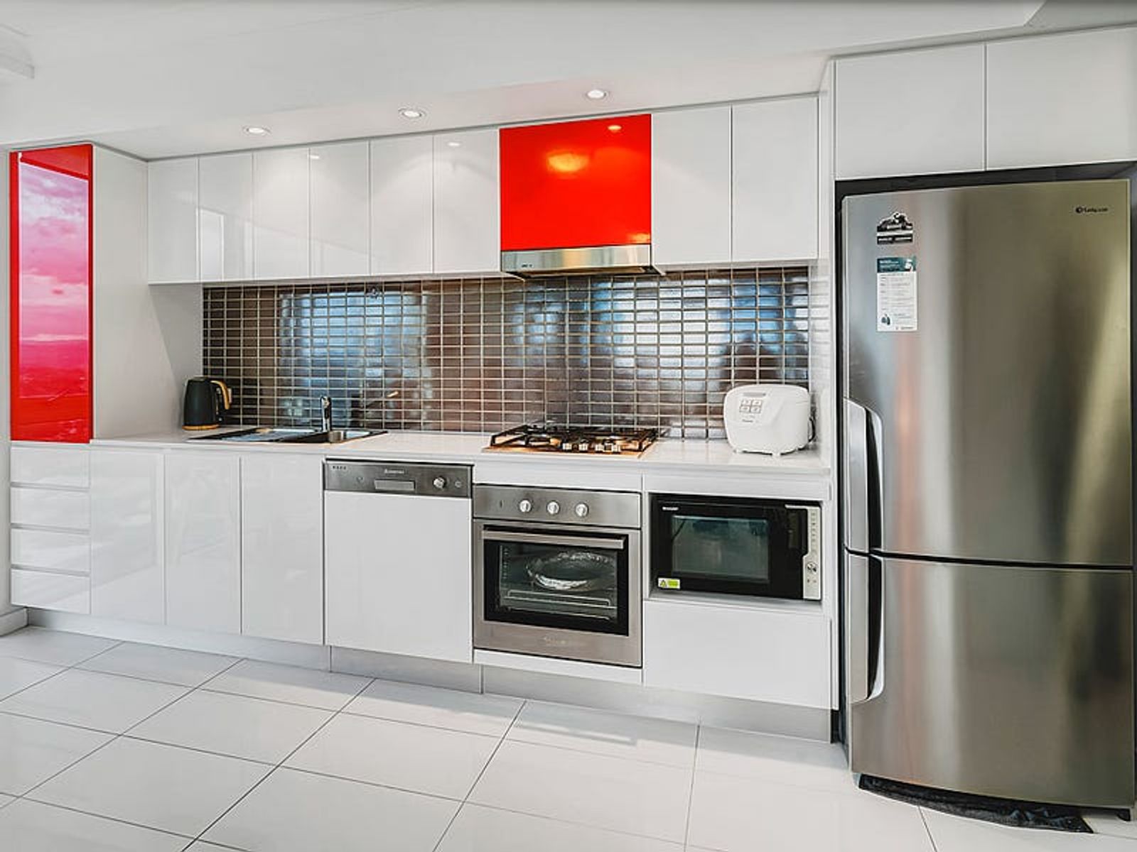 33205/9 Lawson Street, Southport, QLD 4215, Southport - Thumbnail 2