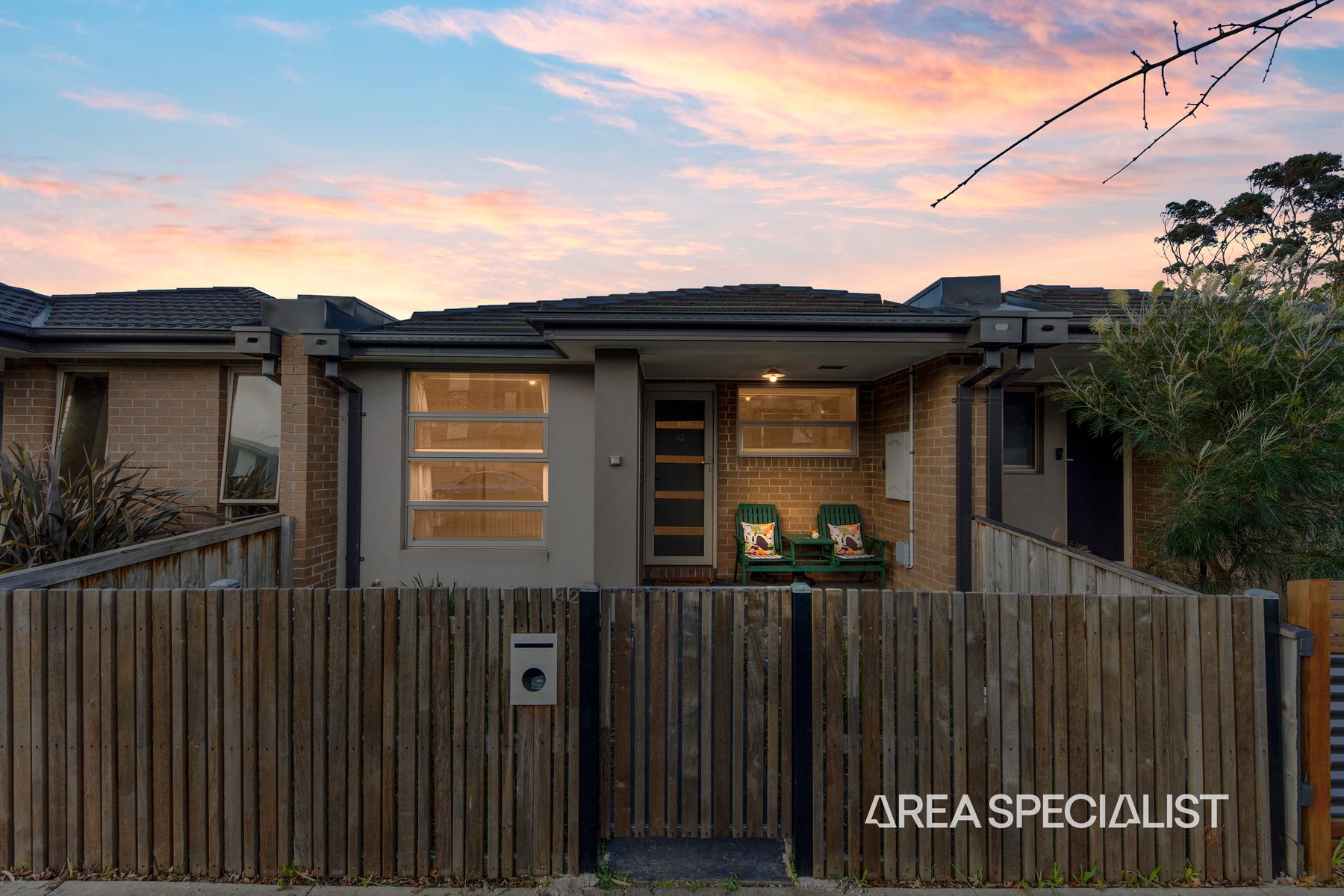 42 Henry Street, Pakenham, VIC 3810, Pakenham - Thumbnail 2
