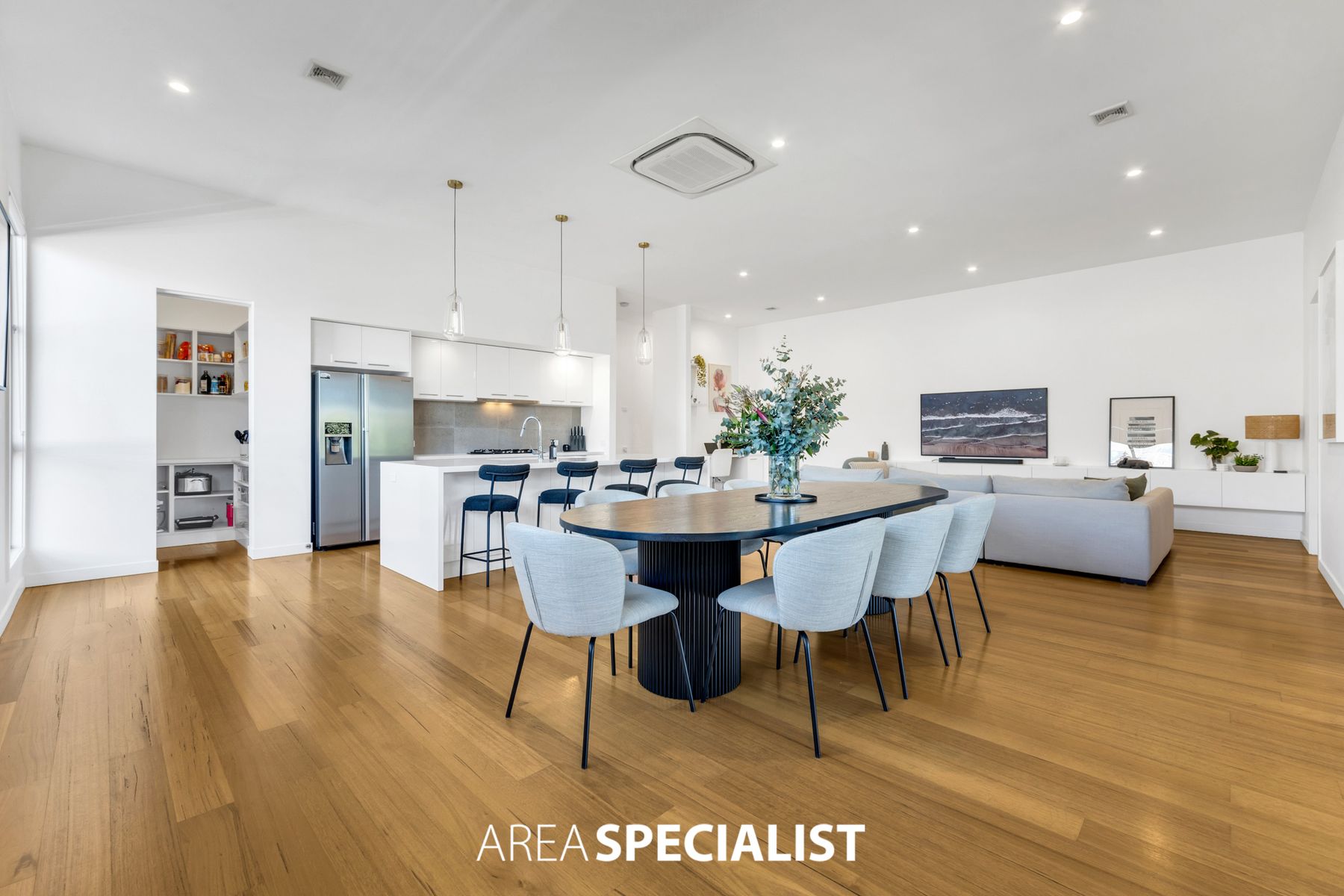 20 Grattan Way, Pakenham, VIC 3810, Pakenham - Thumbnail 6