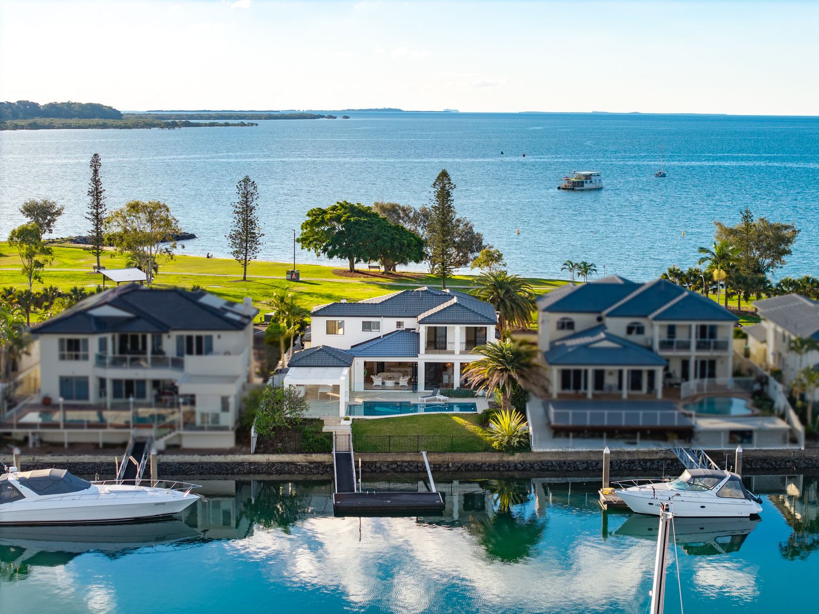 105 Masthead Drive, Raby Bay - Image 1