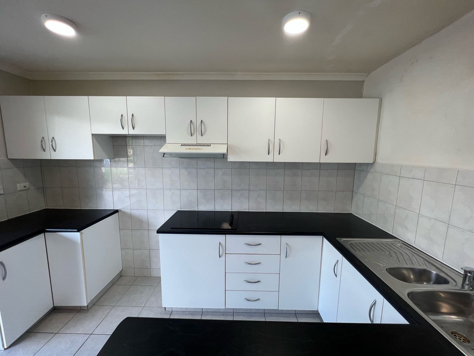 2/39 Sunset Boulevard, Surfers Paradise QLD 4217, Surfers Paradise - Thumbnail 3