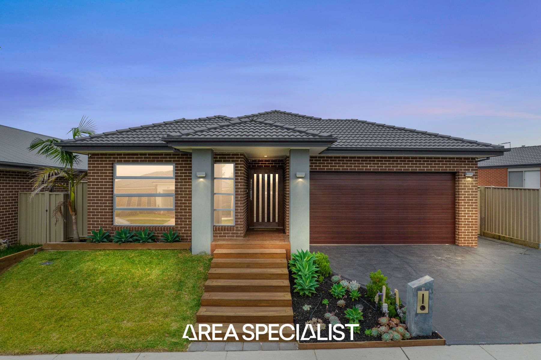 11 Renam Street, Pakenham, VIC 3810, Pakenham - Thumbnail 2