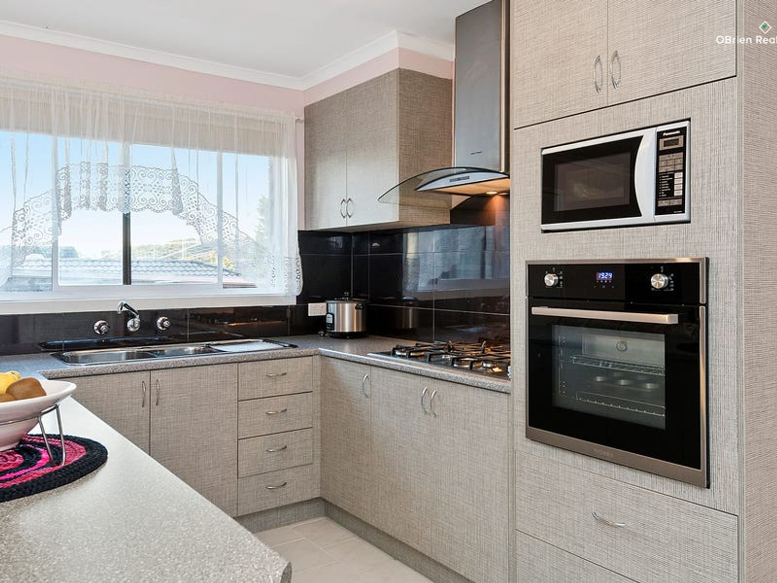 5 Janmara Court, Endeavour Hills, VIC 3802, Endeavour Hills - Thumbnail 2