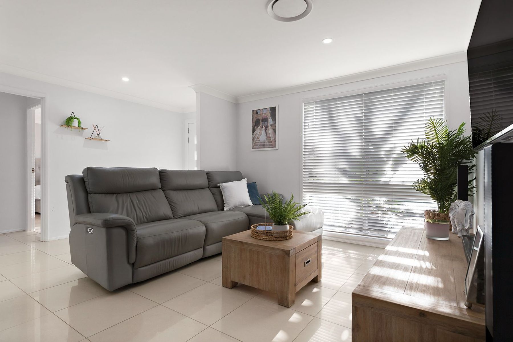 4 Wardle Close, Currans Hill NSW 2567, Currans Hill - Thumbnail 2
