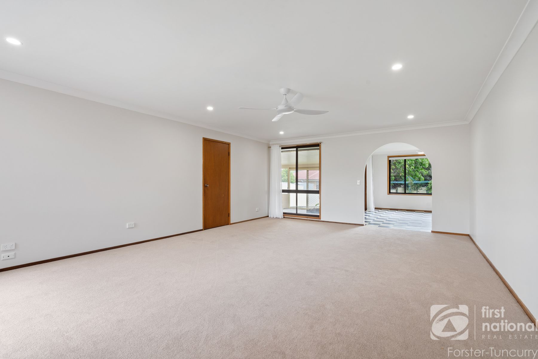 8 Annette Place, Tuncurry NSW 2428, Tuncurry - Thumbnail 5