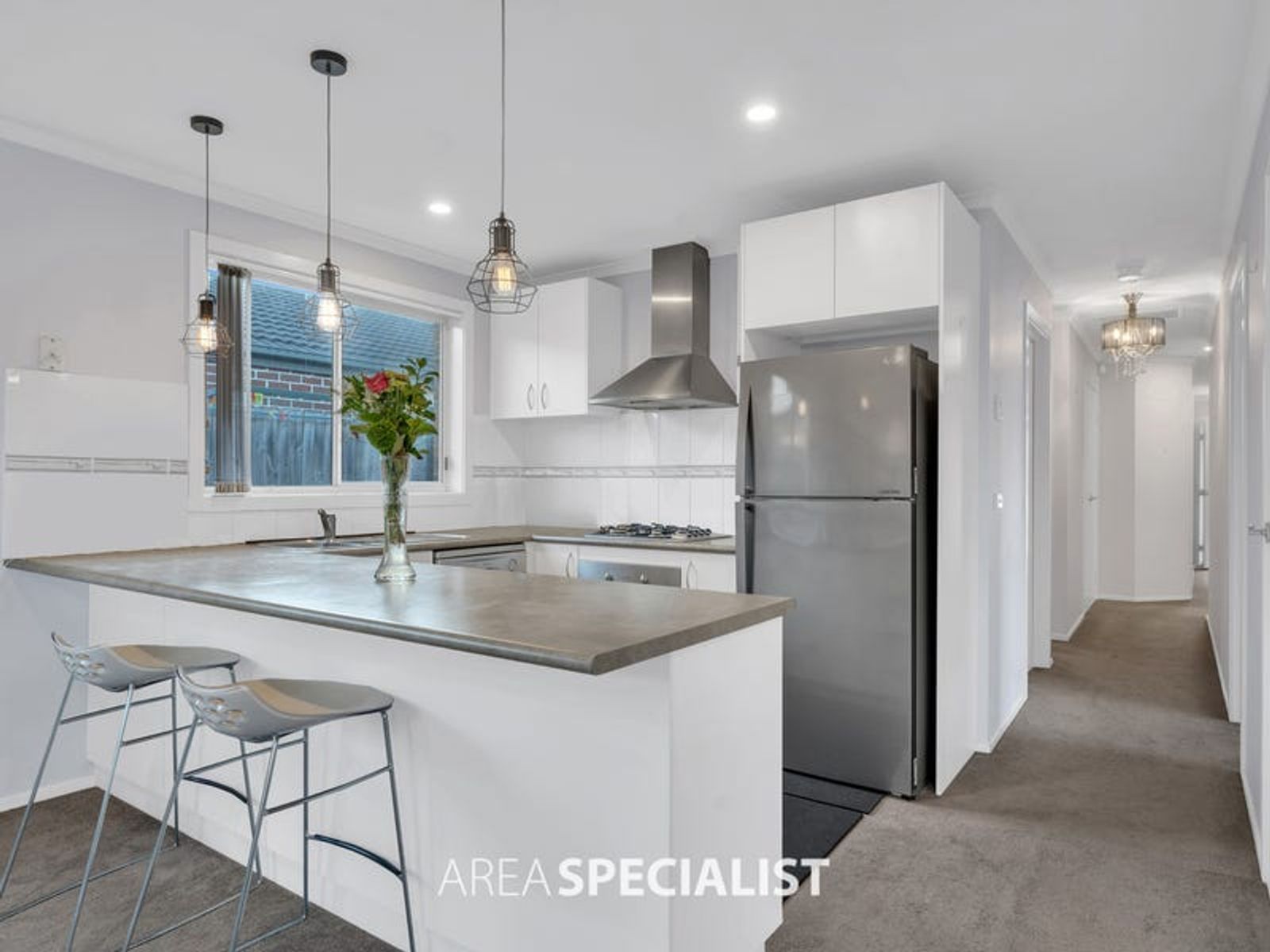 2/107, Cranbourne West - Thumbnail 4