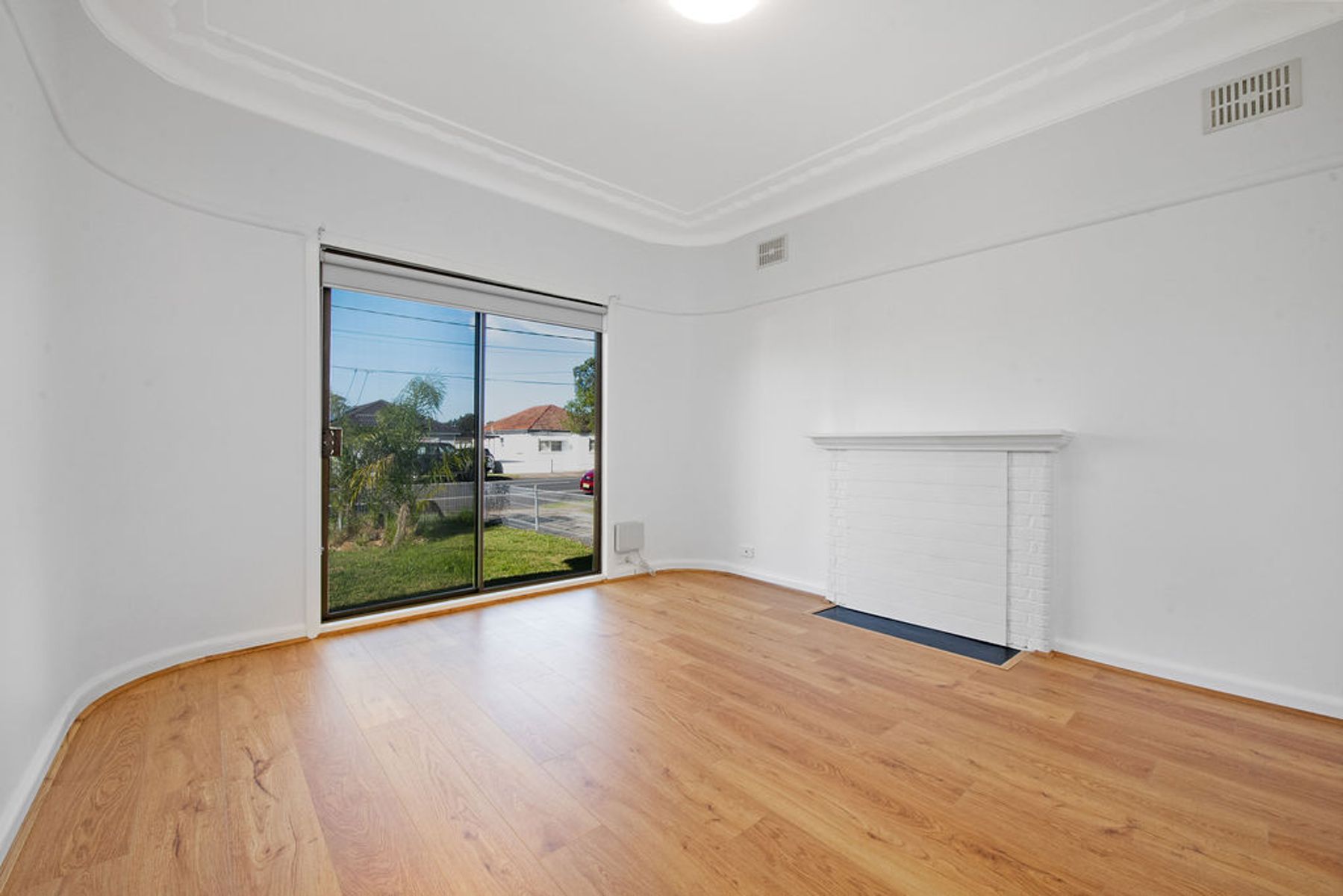 8 Picnic Point Road, Panania NSW 2213, Panania - Thumbnail 3