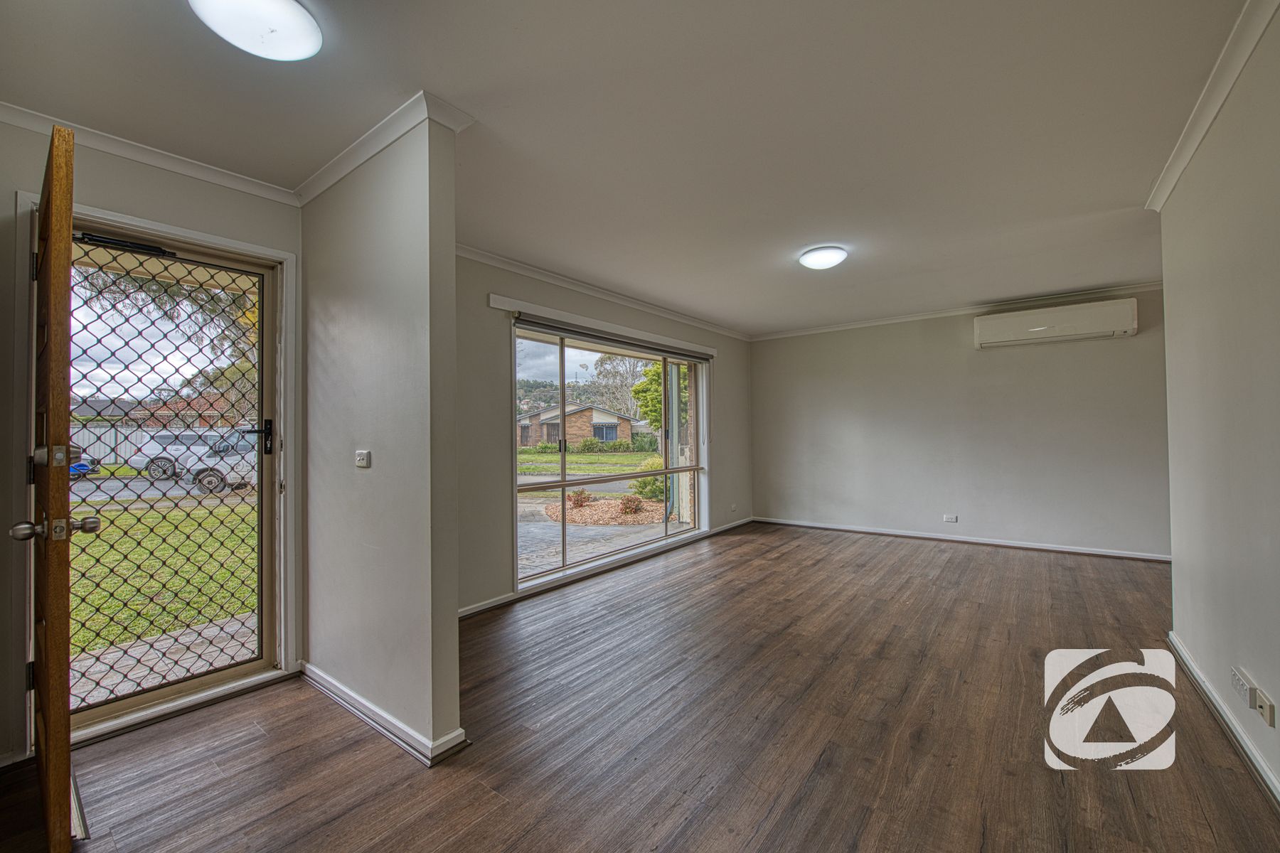 2 Topaz Place, Narre Warren VIC 3805, Narre Warren - Thumbnail 2