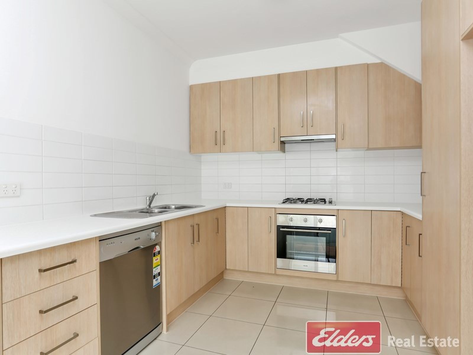 34 Broadwater Crescent, Mawson Lakes, SA 5095, Mawson Lakes - Thumbnail 2