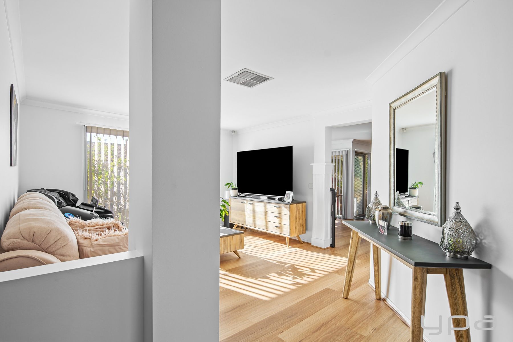 22 Townville Crescent, Hoppers Crossing VIC 3029, Hoppers Crossing - Thumbnail 2