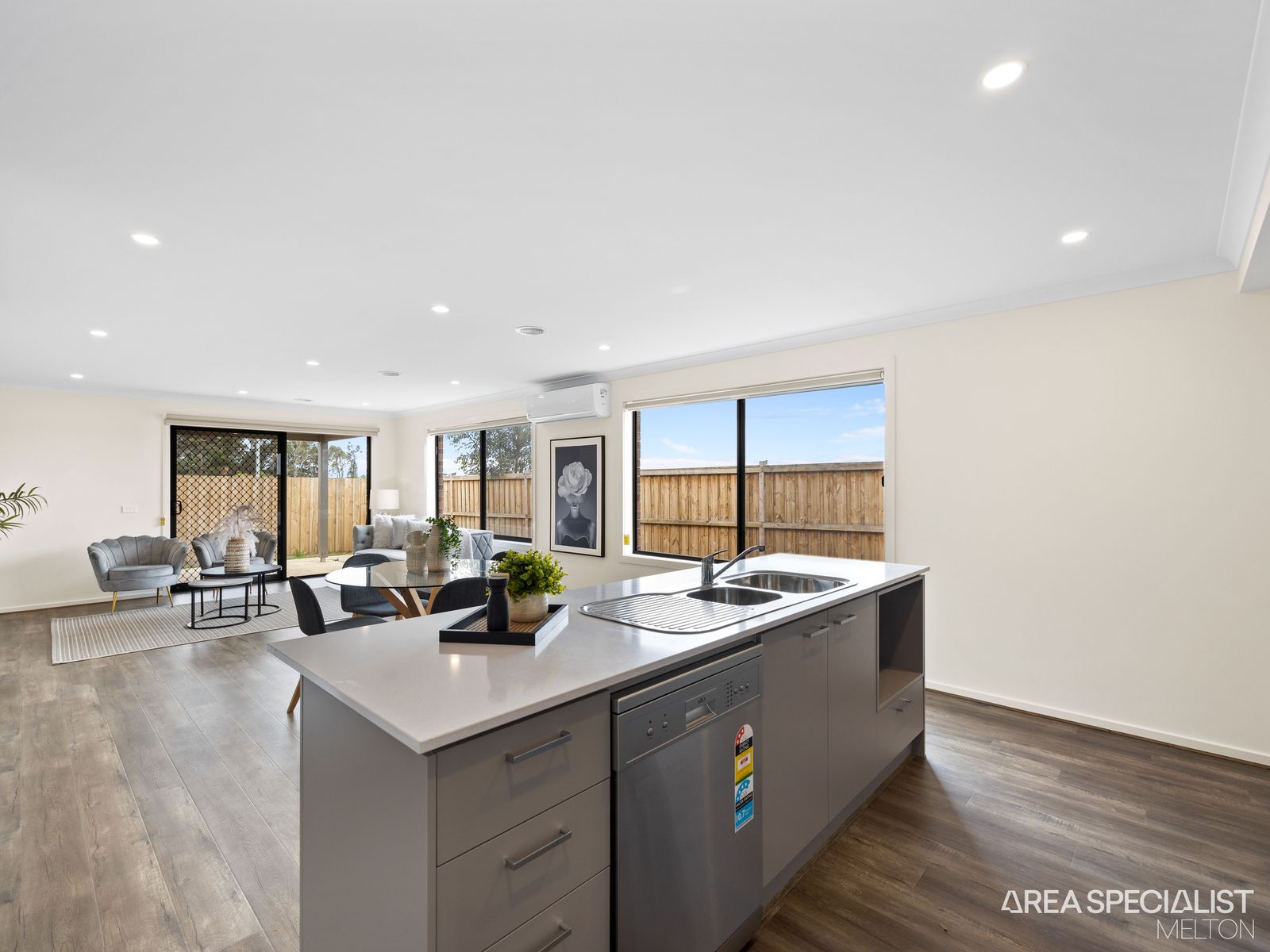 23 Willowbank Circuit, Thornhill Park, VIC 3335, Thornhill Park - Thumbnail 7
