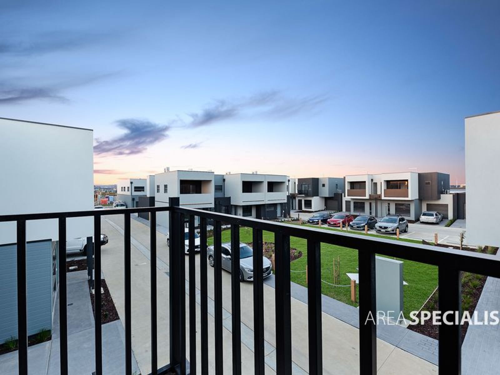 8 Cassius Cct, Cranbourne North, VIC 3977, Cranbourne North - Thumbnail 8