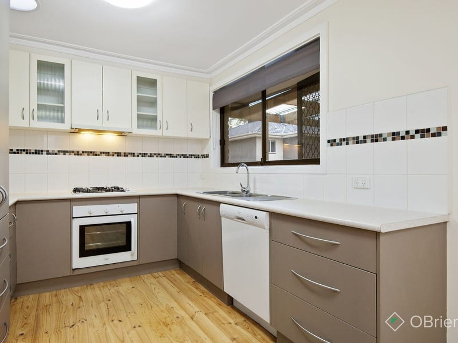 11 Sydney Parkinson Avenue, Endeavour Hills, VIC 3802, Endeavour Hills - Thumbnail 4