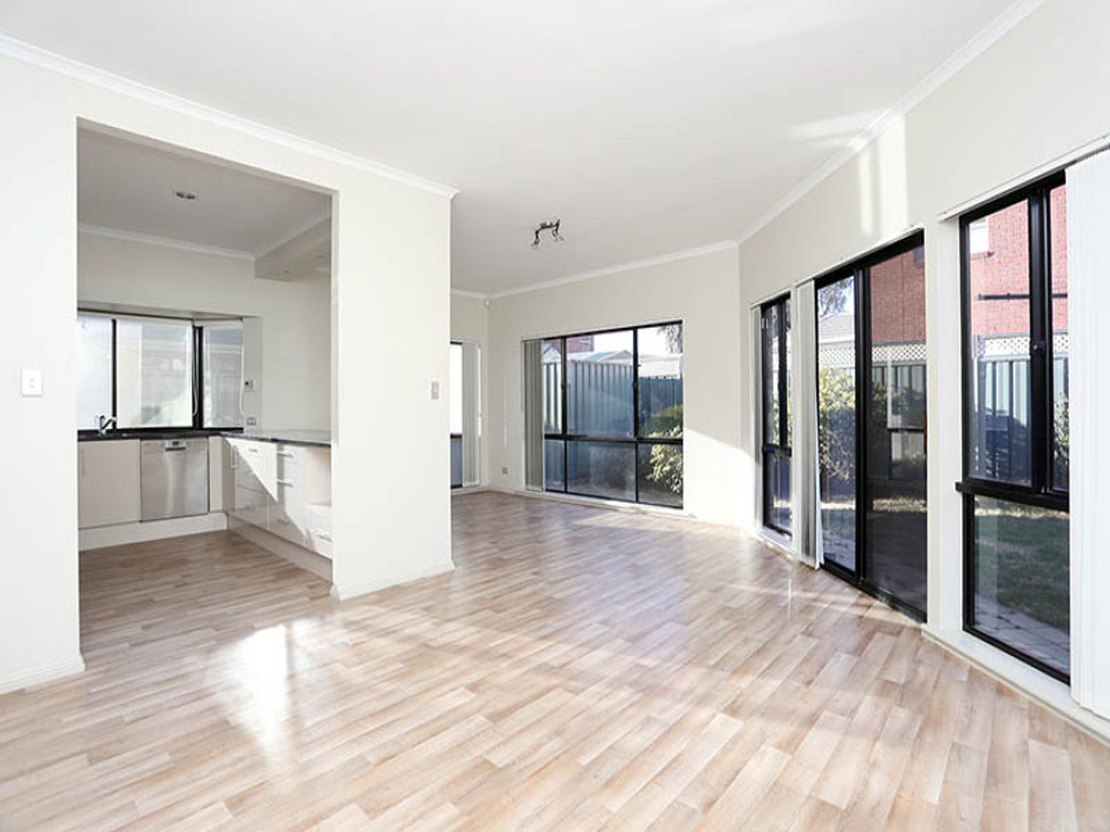 4 Coopers Crescent, Mawson Lakes, SA 5095, Mawson Lakes - Thumbnail 5