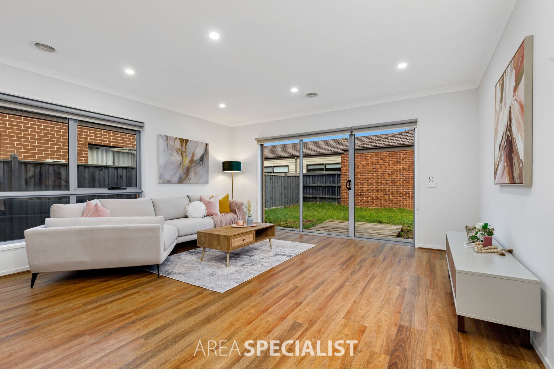 10 Watford Avenue, Cranbourne West, VIC 3977, Cranbourne West - Thumbnail 5