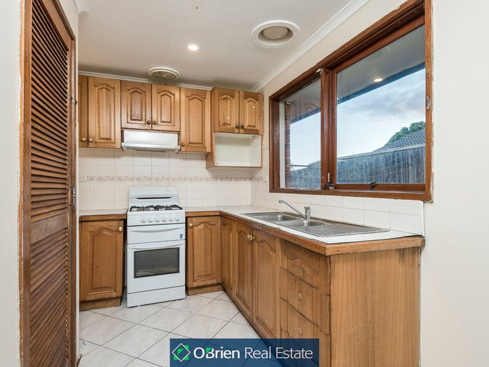 40 Ravenhill Crescent, Endeavour Hills, VIC 3802, Endeavour Hills - Thumbnail 4