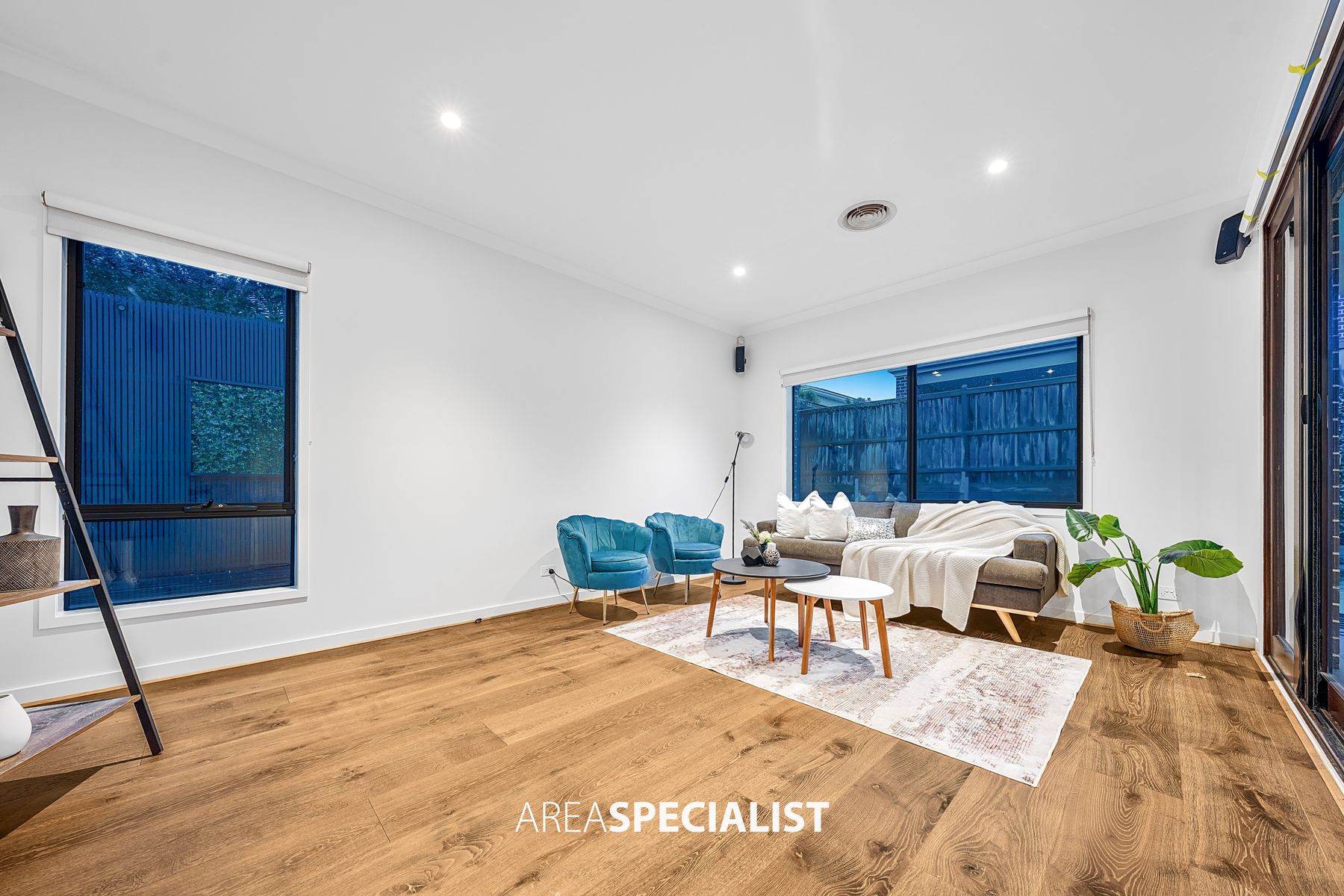 24 Lothbury Drive, Clyde North, Clyde North - Thumbnail 6