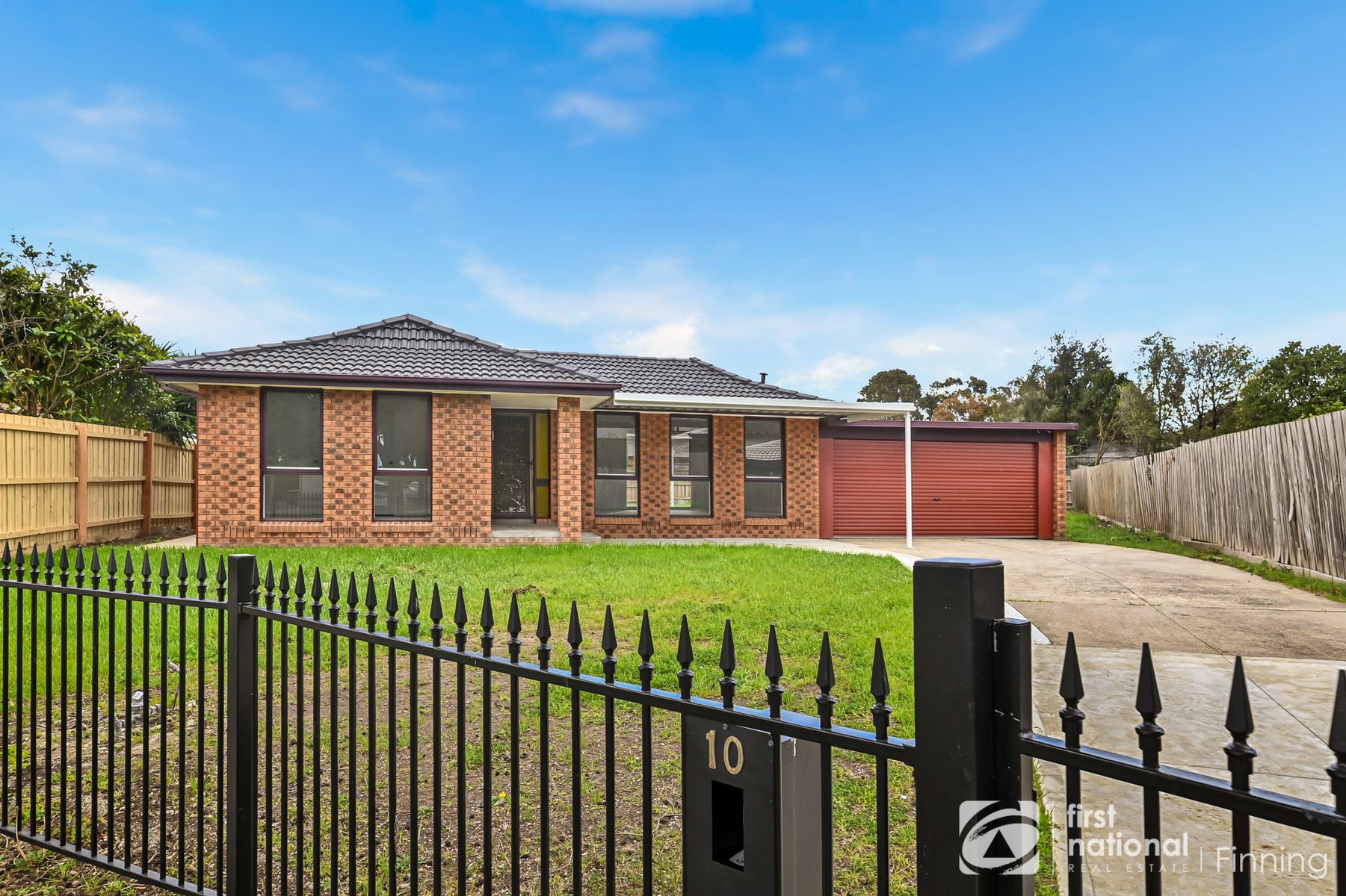 10 Mawson Court, Cranbourne North VIC 3977, Cranbourne North - Thumbnail 2