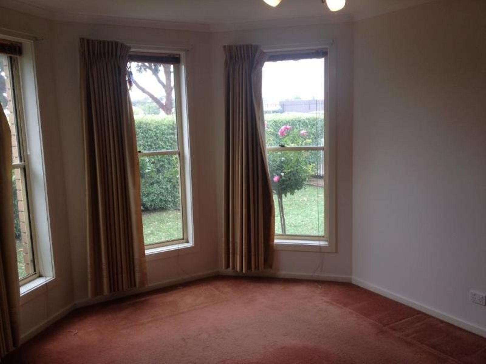 4 Southern Cross Drive, Roxburgh Park - Thumbnail 6