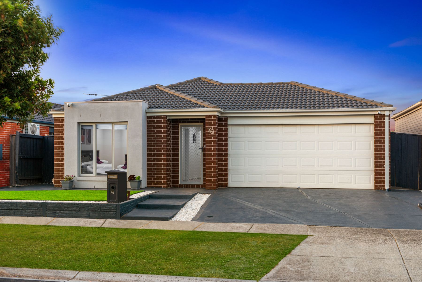 76 James Cook Drive, Truganina, VIC 3029, Truganina - Thumbnail 2