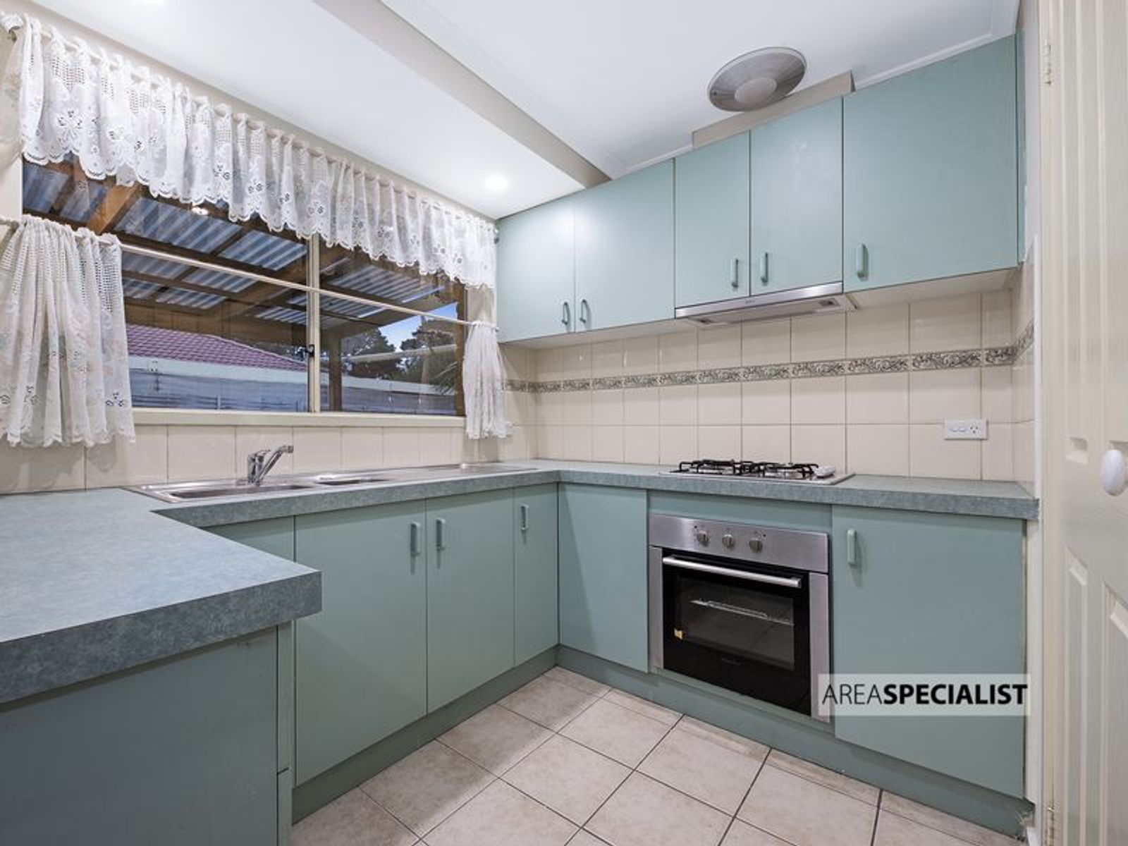 16 Kila Street, Heidelberg West, Cranbourne North - Thumbnail 4