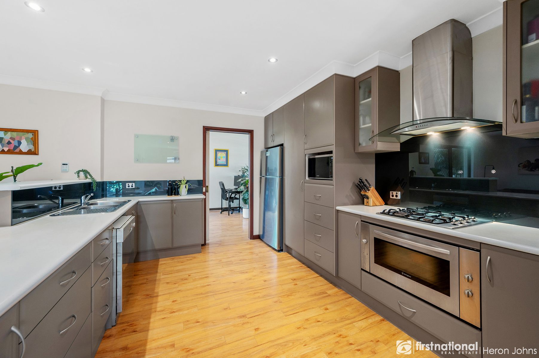 5 Oberthur Crescent, Bull Creek WA 6149, Bull Creek - Thumbnail 2