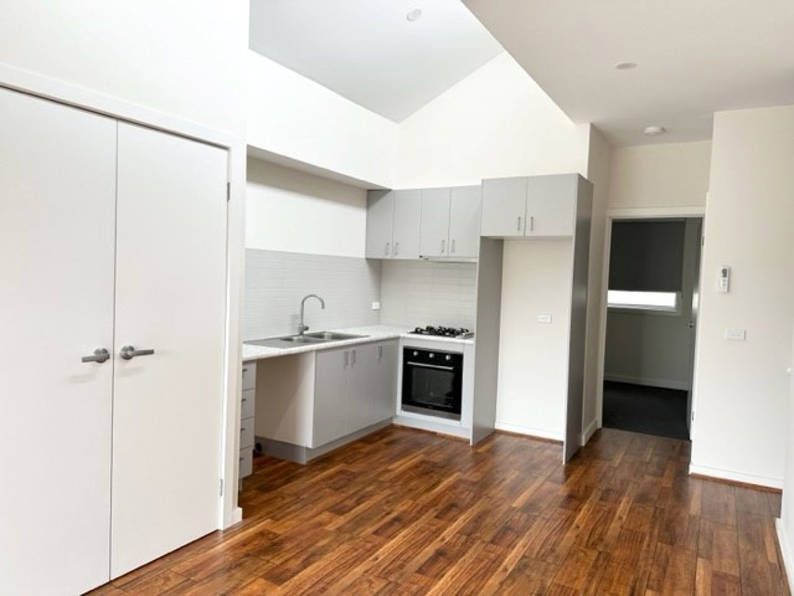 29 Isparta Mews, Roxburgh Park VIC 3064, Roxburgh Park - Thumbnail 4