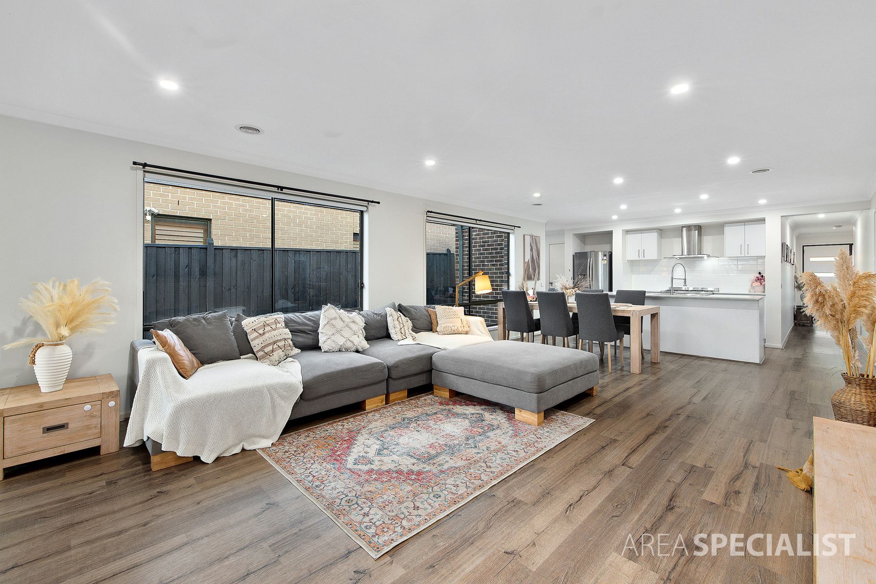 87 Castillo Avenue, Clyde North, VIC 3978, Clyde North - Thumbnail 2