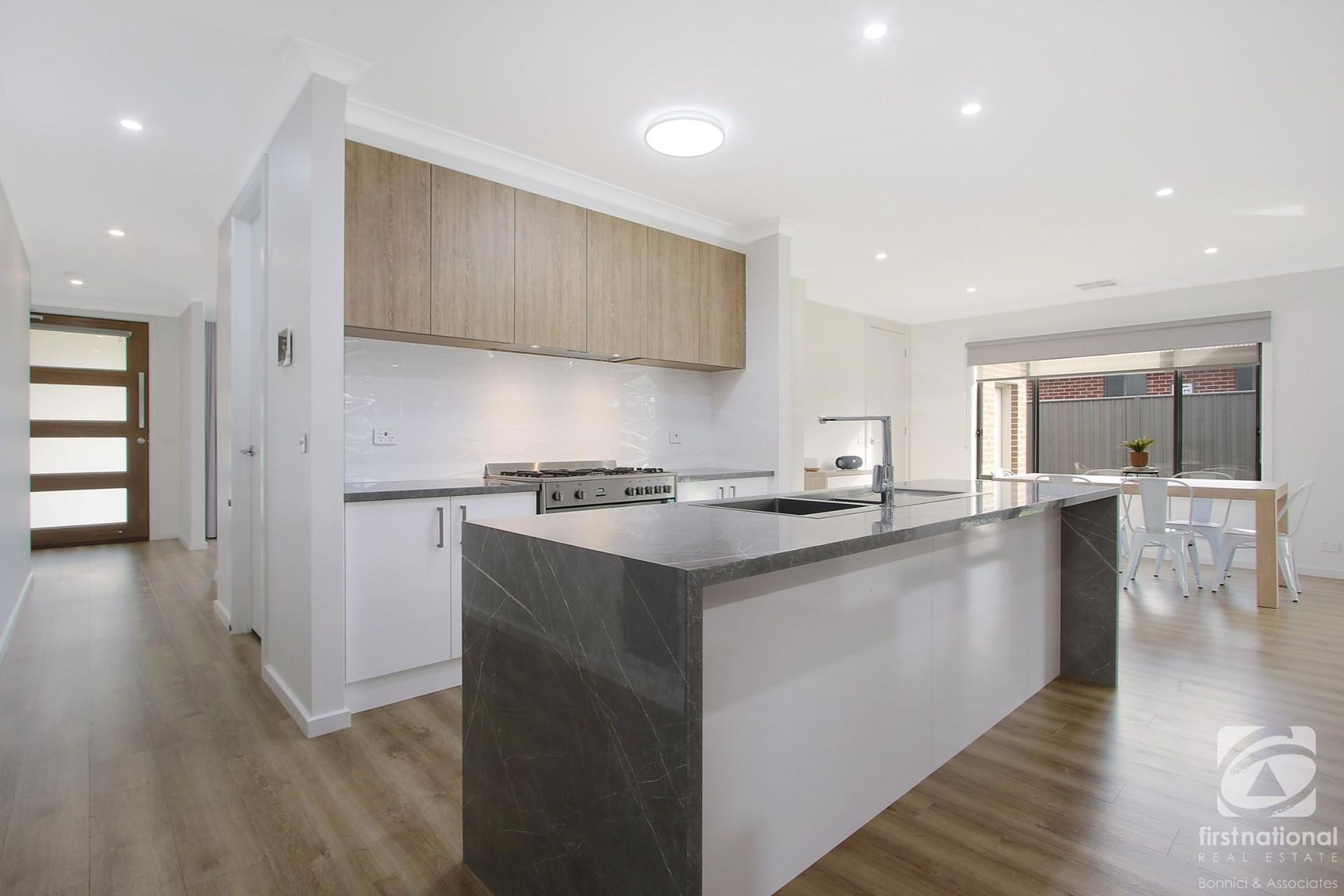 9 Watts Way, Tangambalanga VIC 3691, Tangambalanga - Thumbnail 2