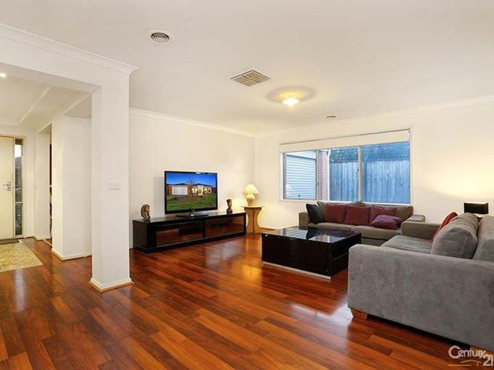 10 Canet Grove, Narre Warren South - Thumbnail 4