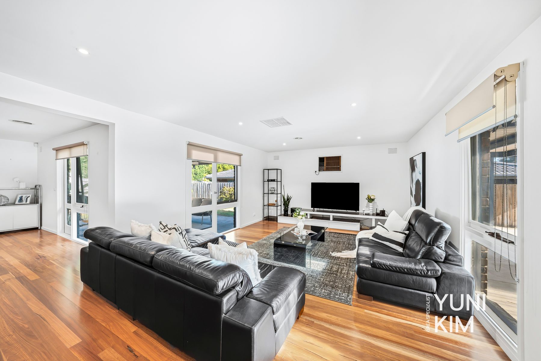 13 Collendina Crescent, Scoresby, VIC 3179, Scoresby - Thumbnail 2
